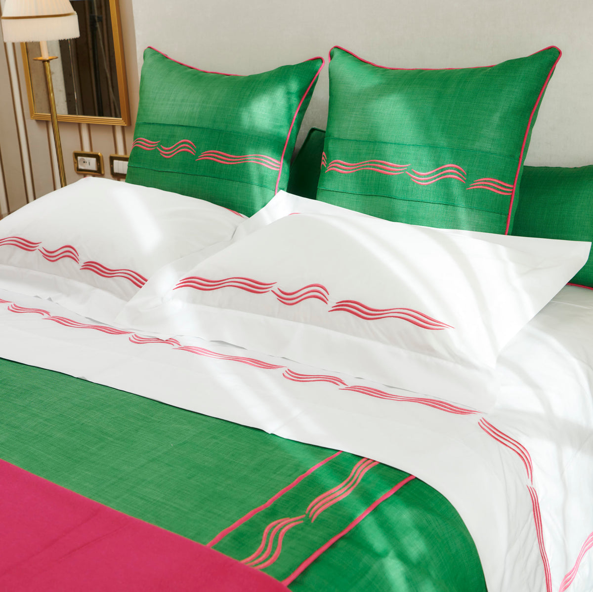 TUFFO 'Raffia' decorative cushions - Green / Fuchsia